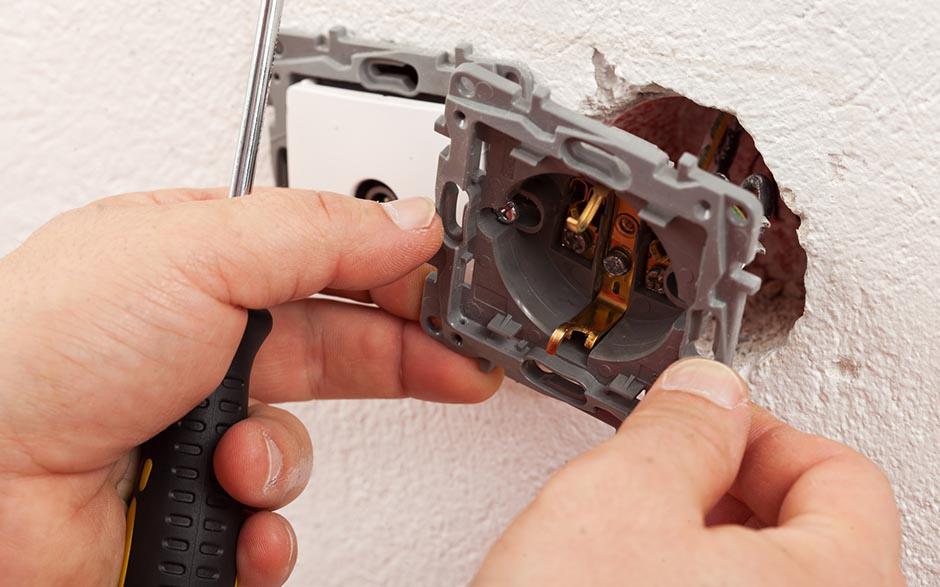 recherche travail électricien bâtiment Othis